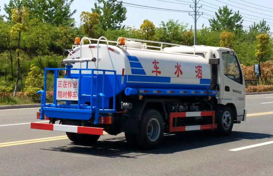 凱馬灑水車