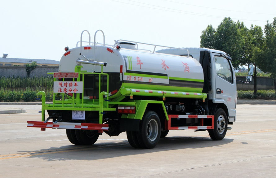 東風(fēng)灑水車