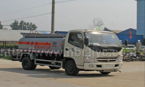 福田奧鈴3800軸距加油車