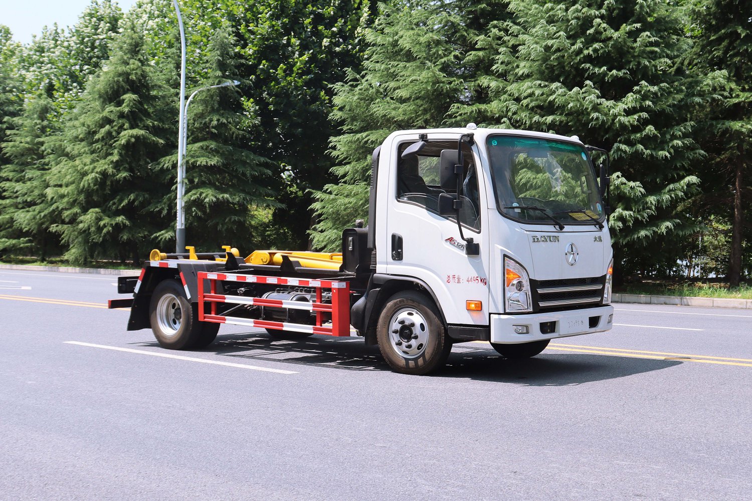 藍牌勾臂車