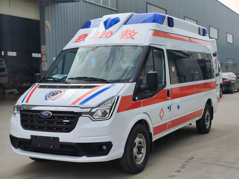 福特V348長(zhǎng)軸高頂救護(hù)車