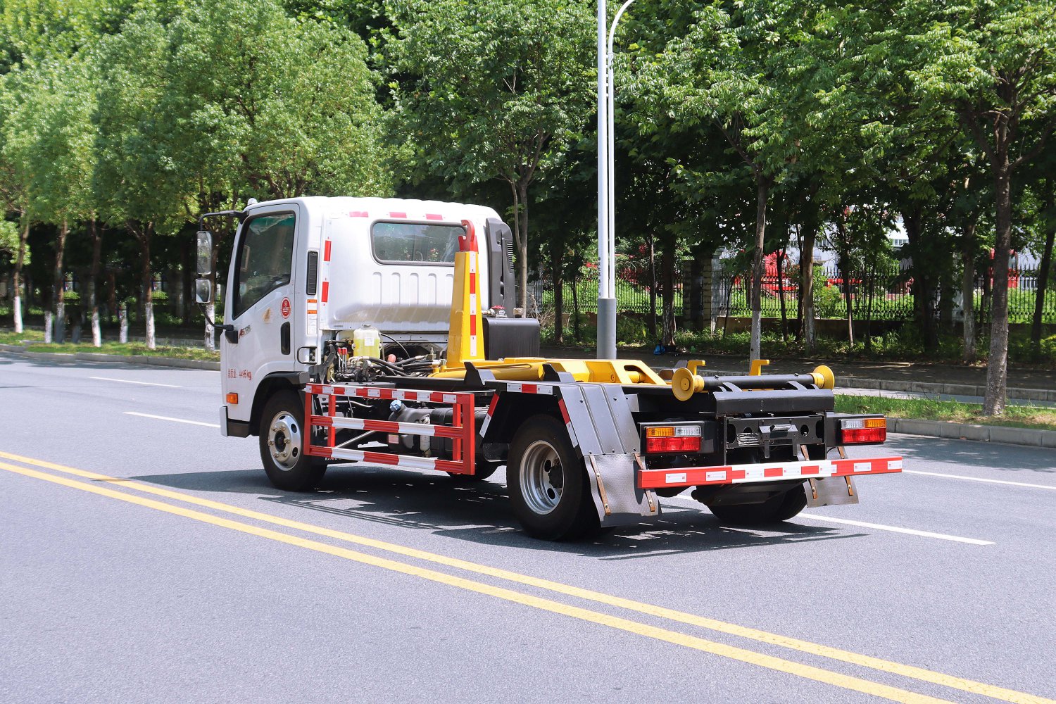 小型勾臂車